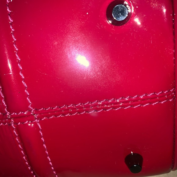 Burberry embossed checker patent bag - Picture 4 of 6